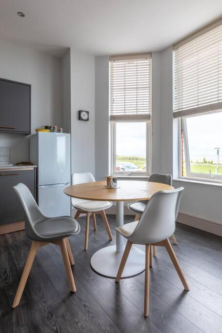 Waves@Walpole - 2 Bed Flat With Amazing Sea Views Margate Exterior foto