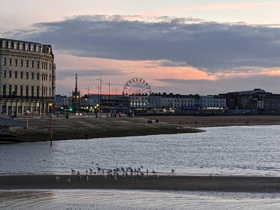 Waves@Walpole - 2 Bed Flat With Amazing Sea Views Margate Exterior foto