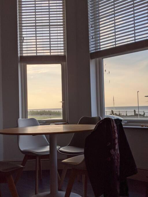 Waves@Walpole - 2 Bed Flat With Amazing Sea Views Margate Exterior foto